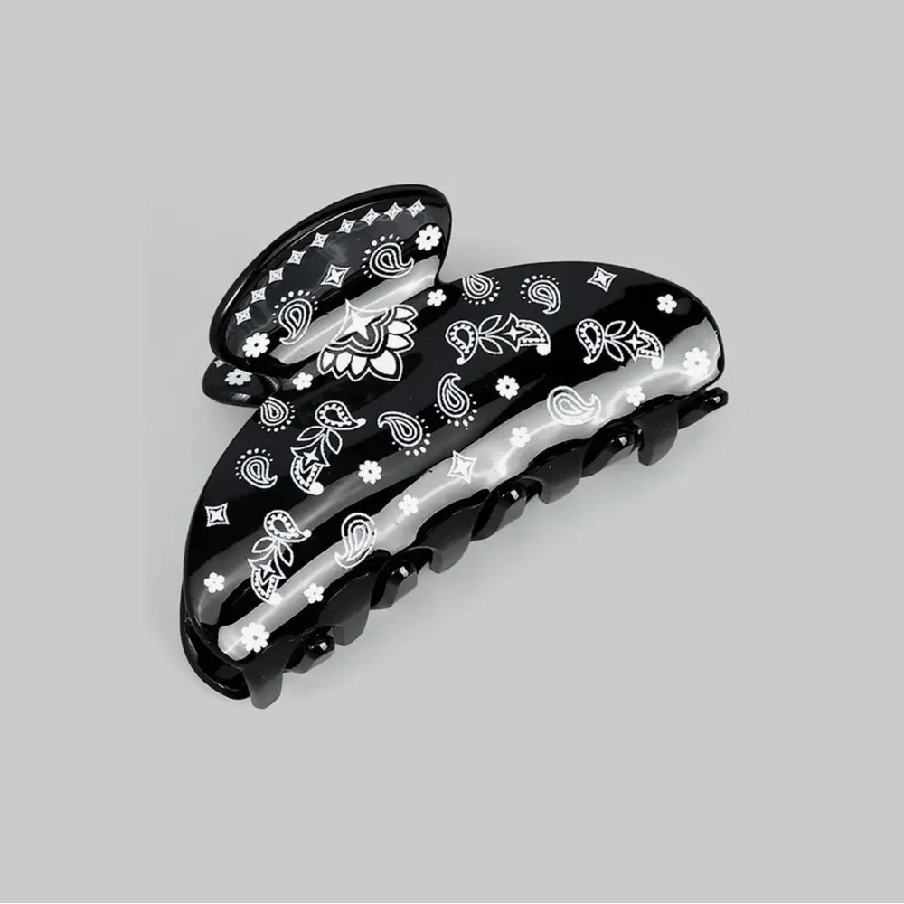 Paisley Print Hair Clip — Black